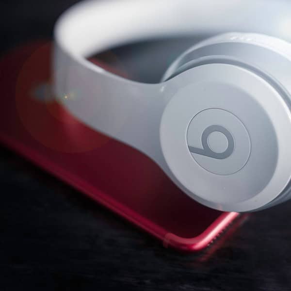 How to Troubleshoot and Revive A Dead iPhone - SimplyMac