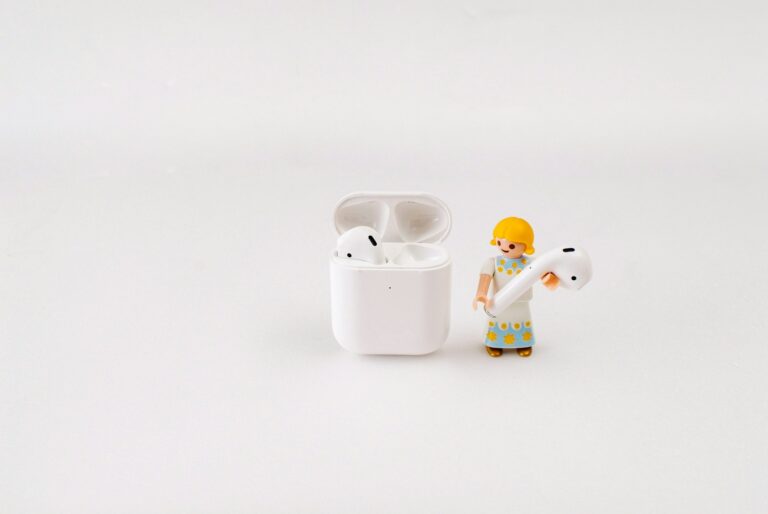 what to do when one pair of airpods is not working