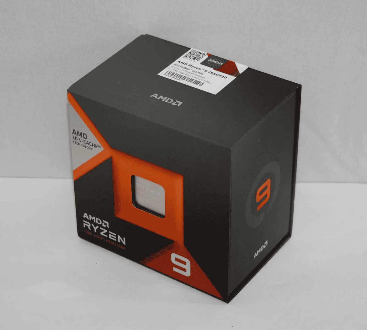 amd-ryzen-9-9950x-vs-7950x3d-performance-comparison-simplymac