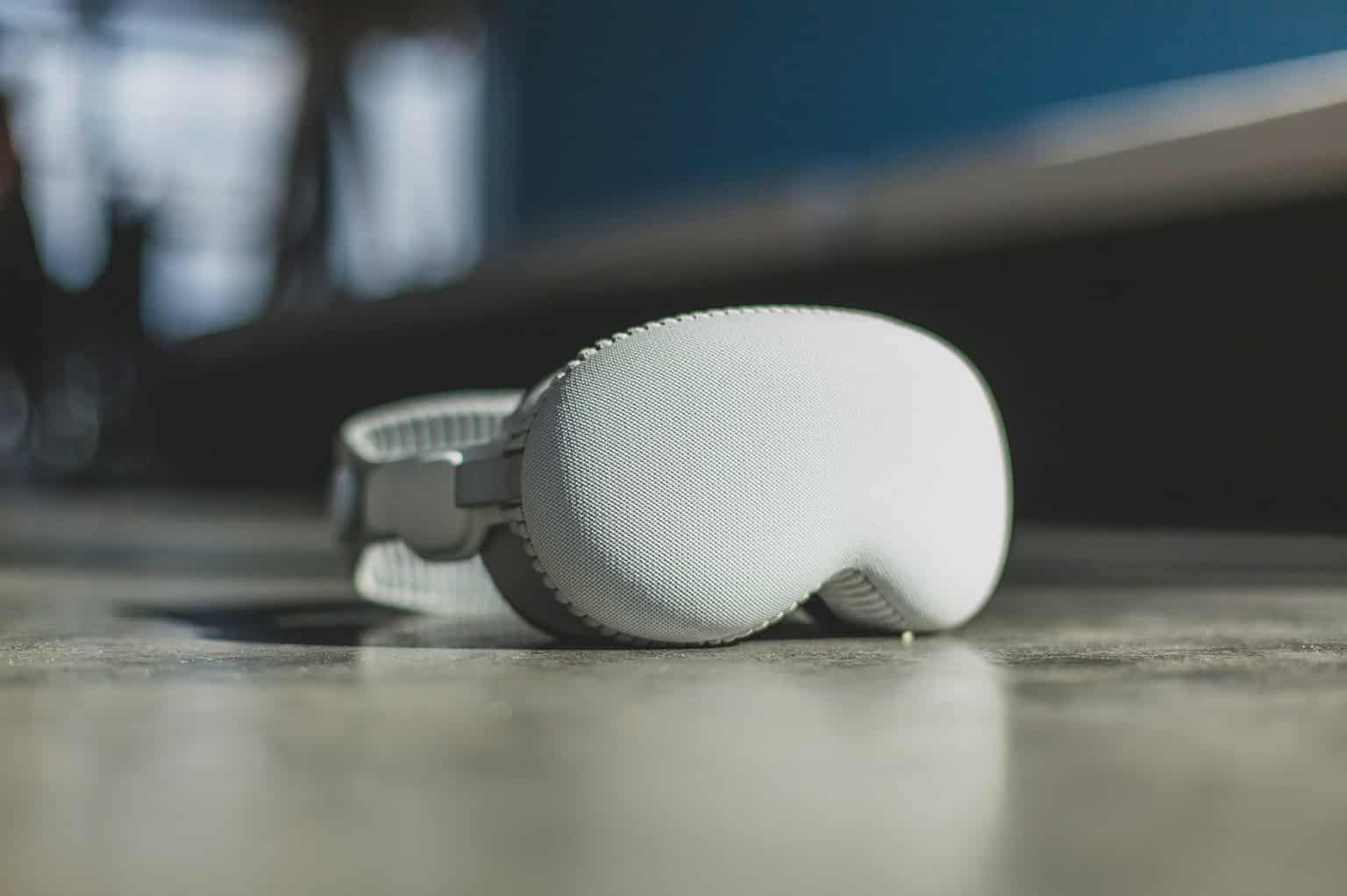 Spectacles Project Apple Ditches AR Glasses Project, Bets Big on Vision Pro Headset ...