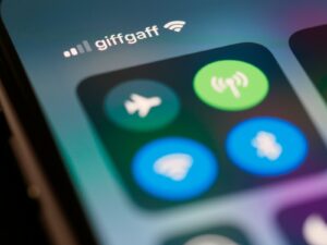 Working Guide Icon Bluetooth Not Working on iPhone: Troubleshooting Guide - SimplyMac